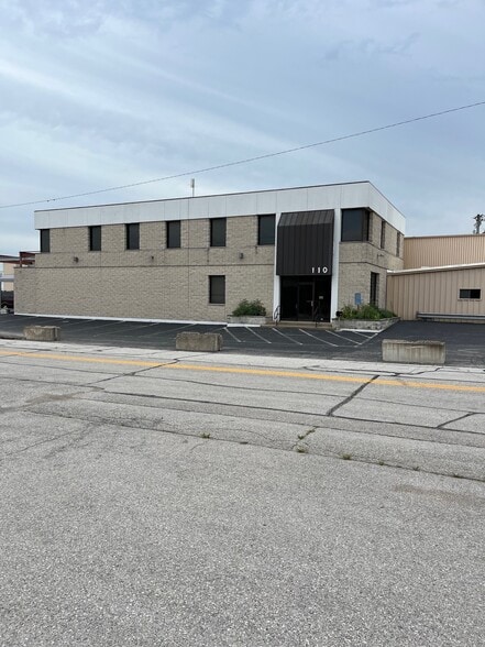 110 Ford Ln, Hazelwood, MO for lease - Building Photo - Image 1 of 7