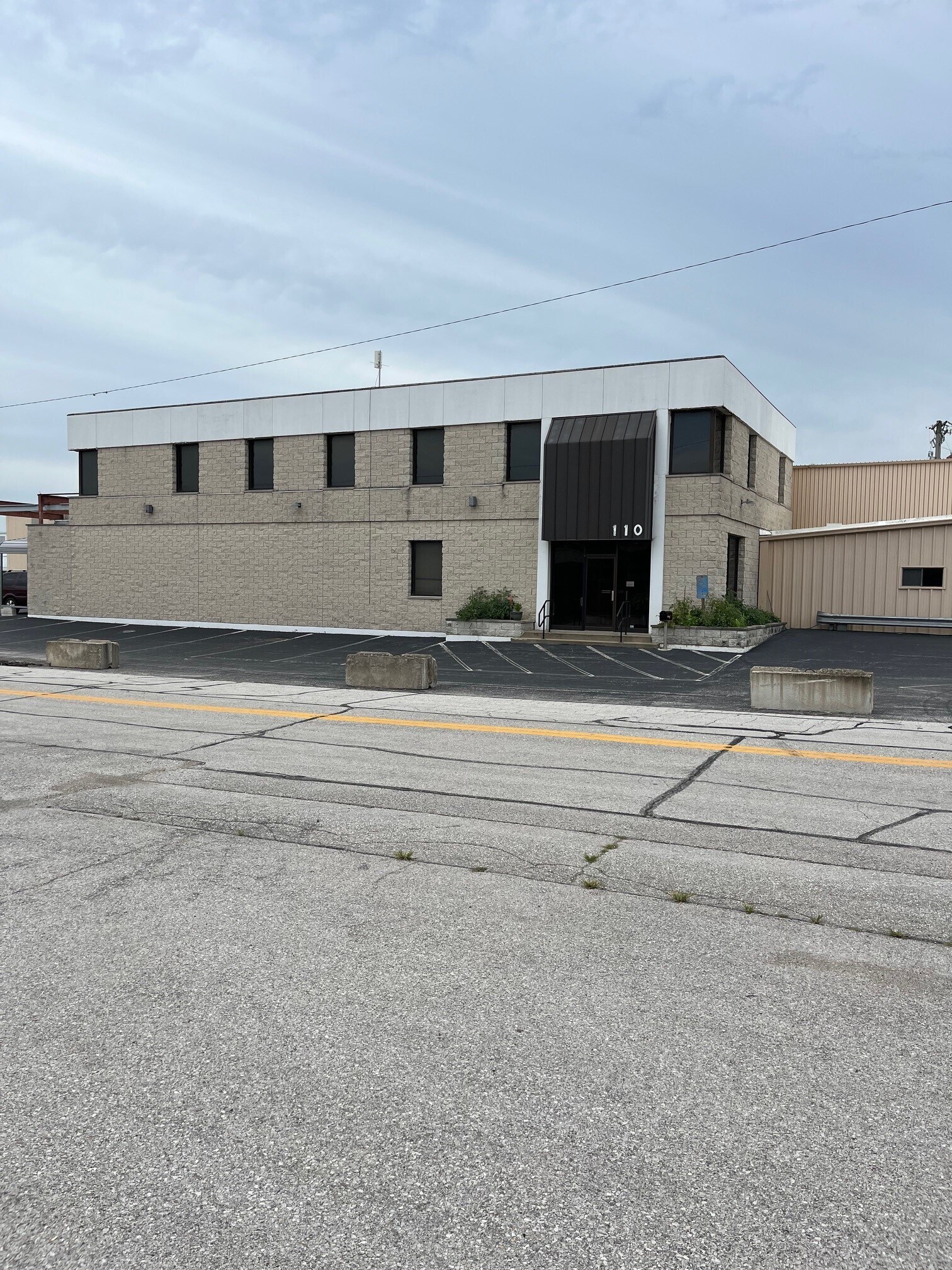110 Ford Ln, Hazelwood, MO for lease Building Photo- Image 1 of 8