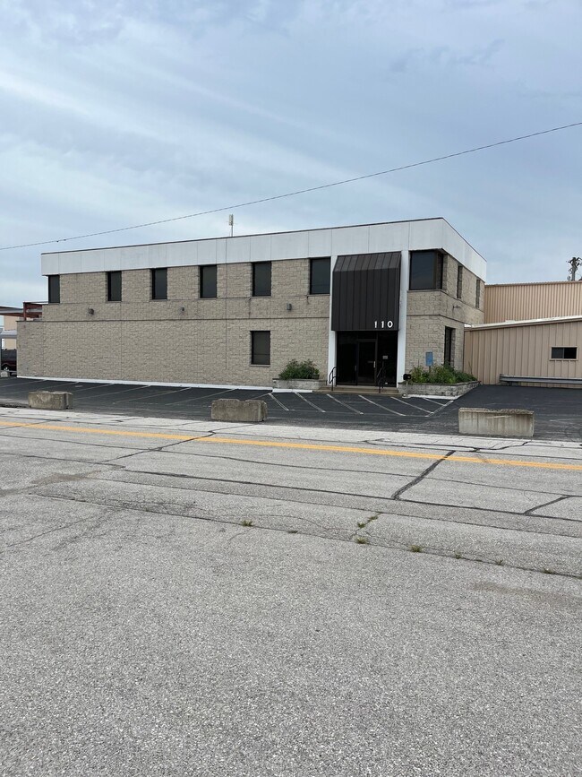More details for 110 Ford Ln, Hazelwood, MO - Office for Lease