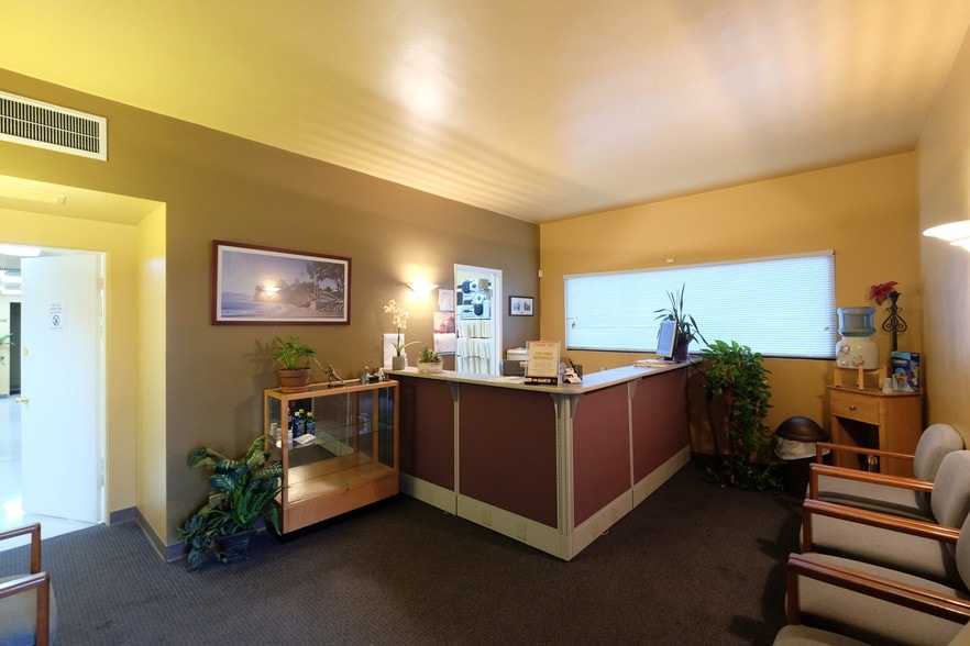 10843 Magnolia Blvd, North Hollywood, CA à louer - Hall d’entrée - Image 2 de 7