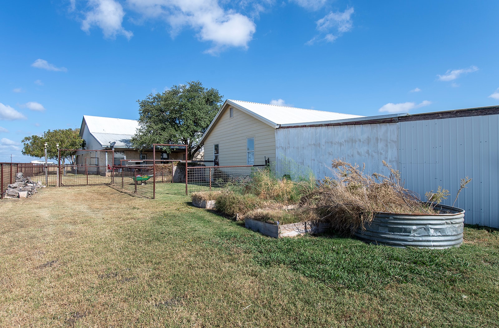 1833 and 1841 County Road in Jarrell, TX portfolio of 2 properties for sale on LoopNet.ca Building Photo- Image 1 of 41