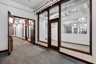 5 S Wabash Ave, Chicago, IL à louer Photo intérieure- Image 2 de 3