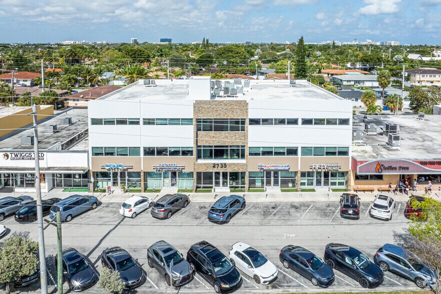 2755 E Oakland Park Blvd, Fort Lauderdale, FL à louer - Photo du bâtiment - Image 2 de 37