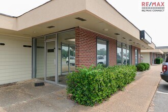 1747-1811 George Washington Memoria Hwy, Gloucester Point, VA for lease Interior Photo- Image 2 of 12