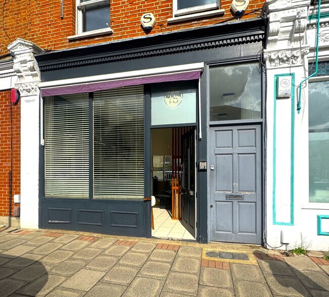 15 Webbs Rd, Londres à vendre - Photo du bâtiment - Image 1 de 5