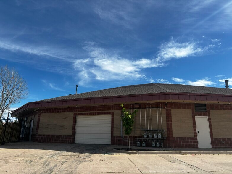 3701 S Santa Fe Dr, Sheridan, CO à louer - Photo du bâtiment - Image 3 de 7
