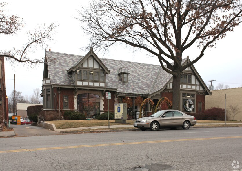 22 W 63rd St, Kansas City, MO à louer - Photo du bâtiment - Image 2 de 3