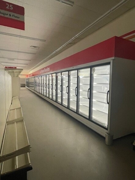 102 SD-47, Reliance, SD for lease - Interior Photo - Image 2 of 8