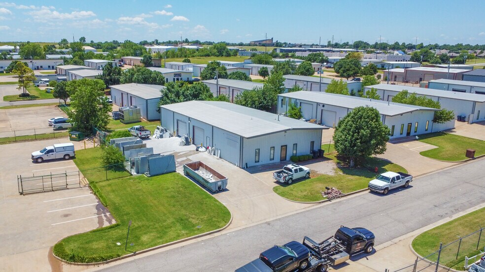 7421 NW 84th St, Oklahoma City, OK for lease - Building Photo - Image 2 of 3