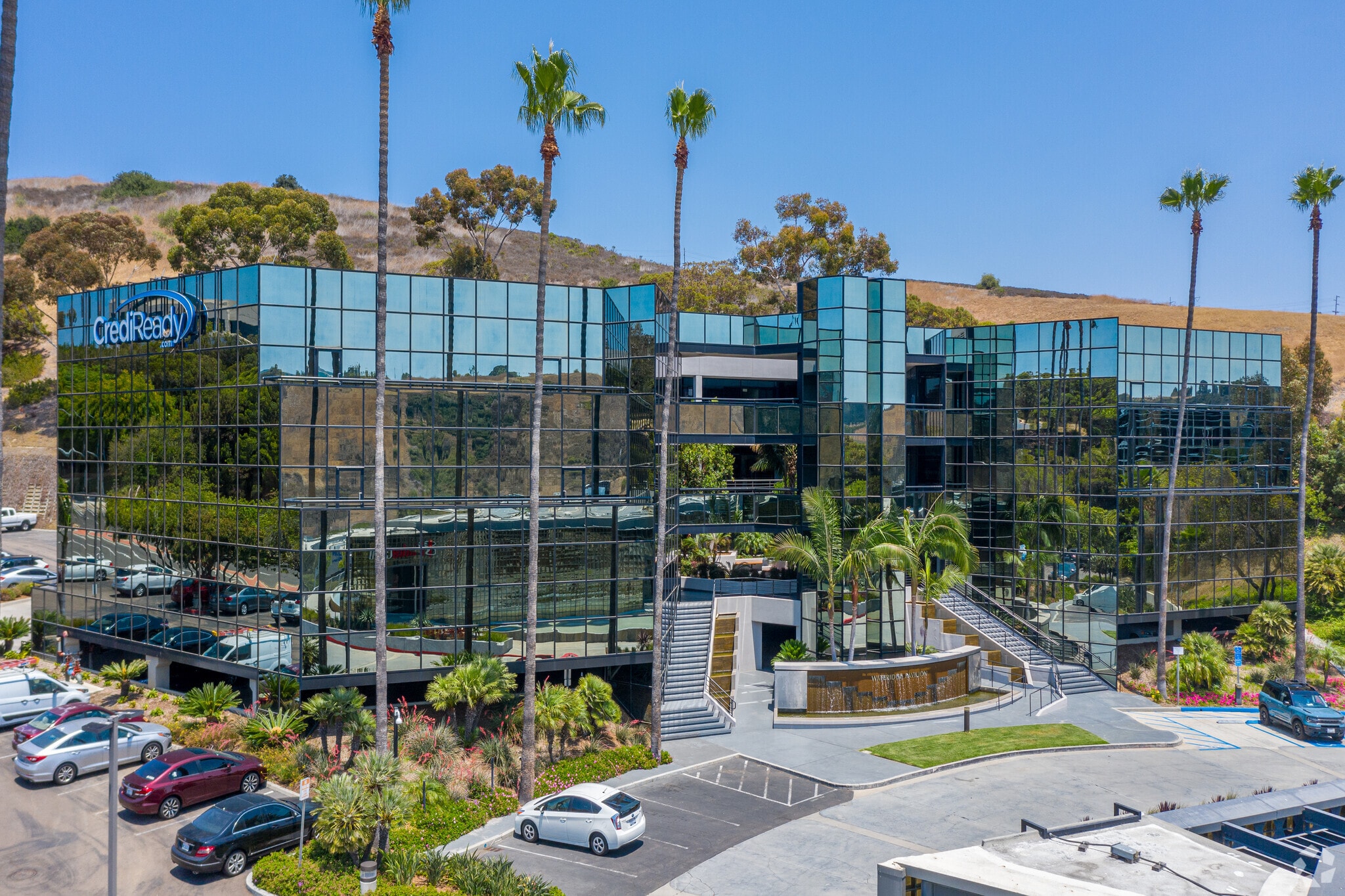 10525 Vista Sorrento Pky, San Diego, CA à louer Photo du bâtiment- Image 1 de 10