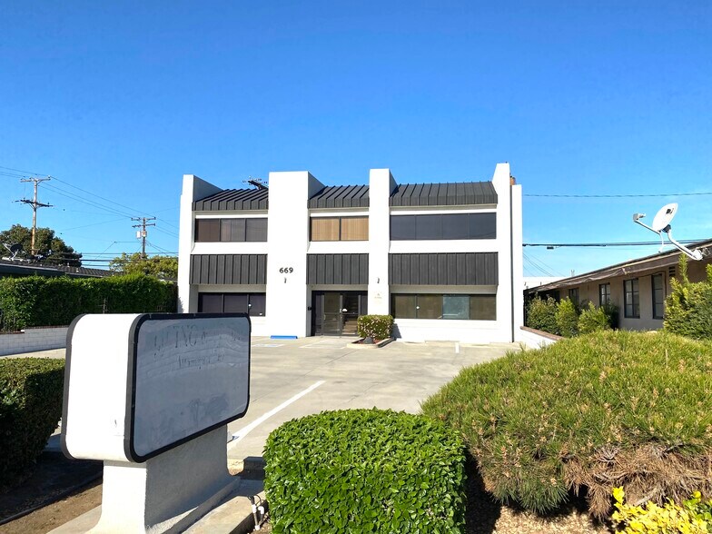 669 2nd Ave, Covina, CA à louer - Photo du bâtiment - Image 2 de 7