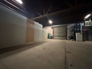 3033 W Ohio St, Chicago, IL for lease Interior Photo- Image 1 of 9
