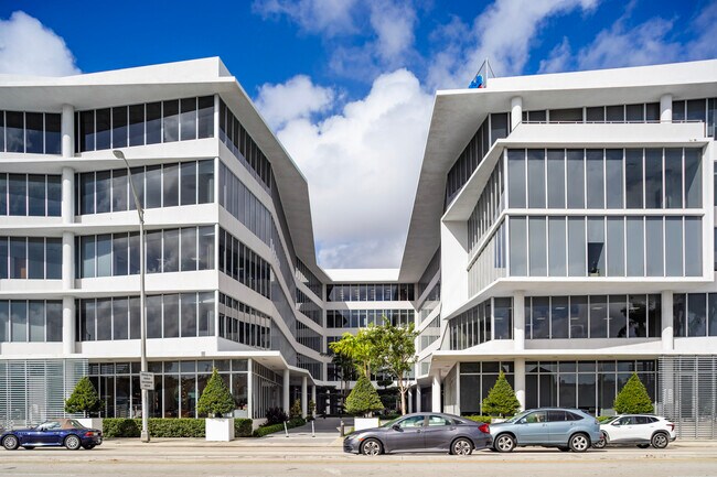 Plus de détails pour 850 NW 42nd Ave, Miami, FL - Plusieurs types d'espaces à louer