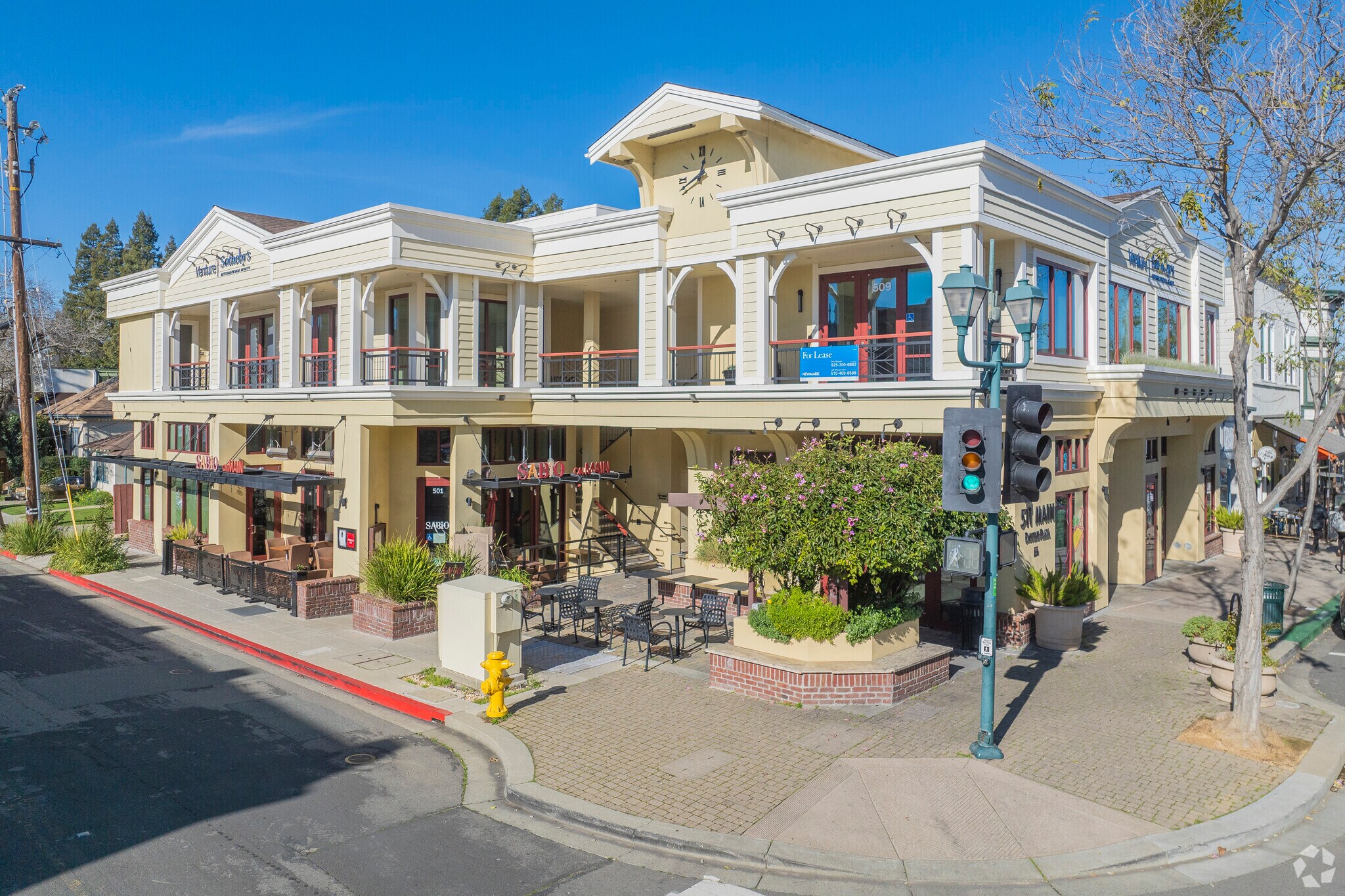 511 Main St, Pleasanton, CA à louer Photo du bâtiment- Image 1 de 11