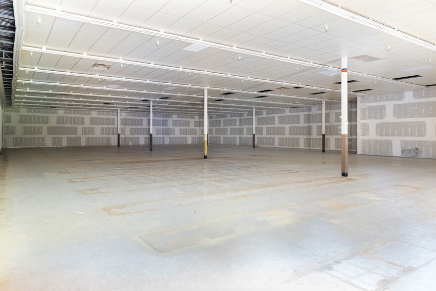 358-480 Us-70 Hwy, Marion, NC for lease - Interior Photo - Image 3 of 4