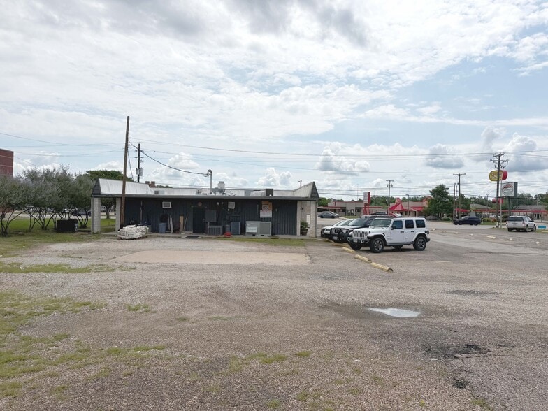 6106 Wesley St, Greenville, TX for sale - Building Photo - Image 3 of 9