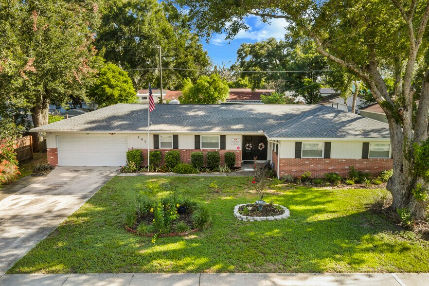 207 W Wheeler Rd, Seffner, FL à vendre - Photo du bâtiment - Image 2 de 42
