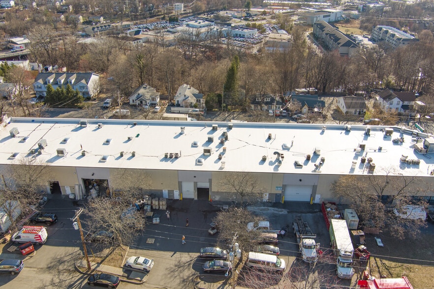 310 Roosevelt Ave, Spring Valley, NY for lease - Building Photo - Image 3 of 28