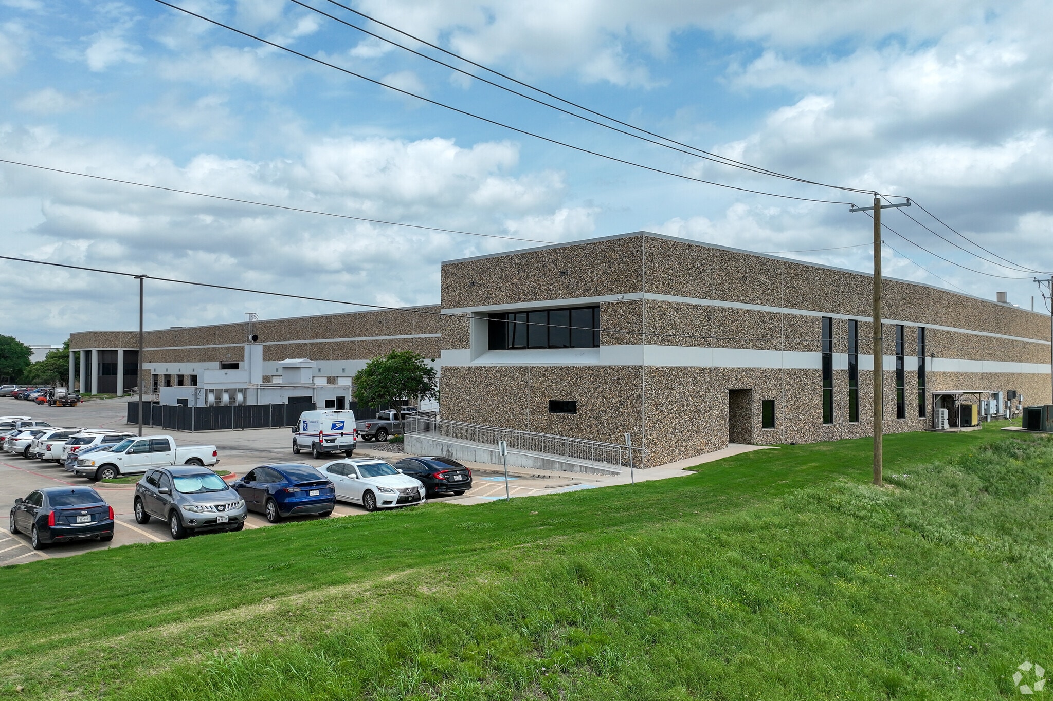1615 Diplomat Dr, Carrollton, TX for lease Building Photo- Image 1 of 11