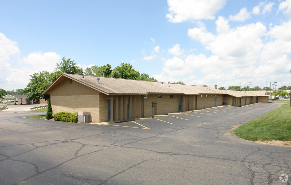 812 Coshocton Ave, Mount Vernon, OH for lease - Building Photo - Image 2 of 2