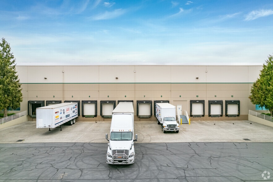 5220-5232 NE 152nd Pl, Portland, OR for lease - Building Photo - Image 2 of 18