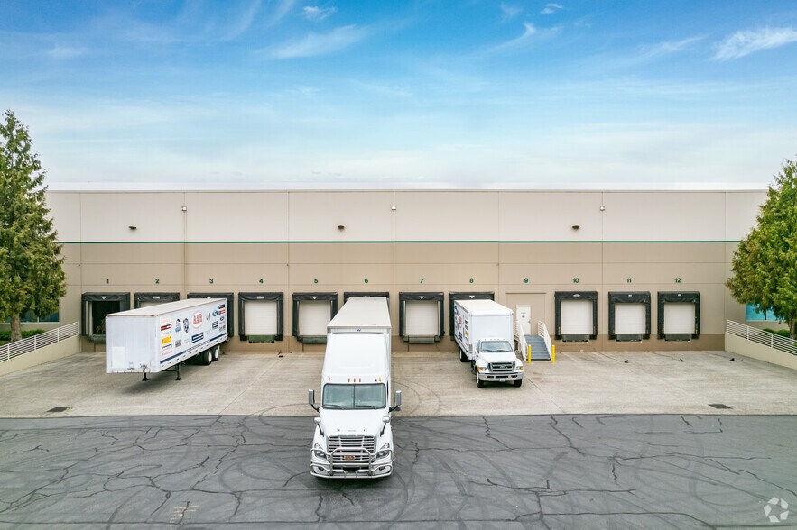 5220-5232 NE 152nd Pl, Portland, OR à louer - Photo du bâtiment - Image 2 de 18