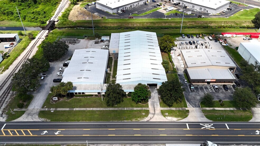 3489 All American Blvd, Orlando, FL à louer - Photo du bâtiment - Image 2 de 37