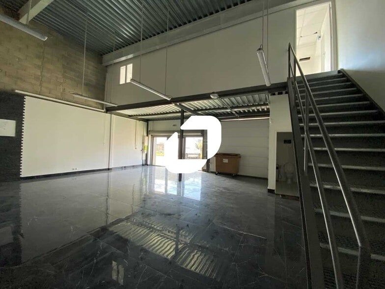 Flex dans Villeneuve-la-Garenne à louer - Photo intérieure - Image 2 de 12