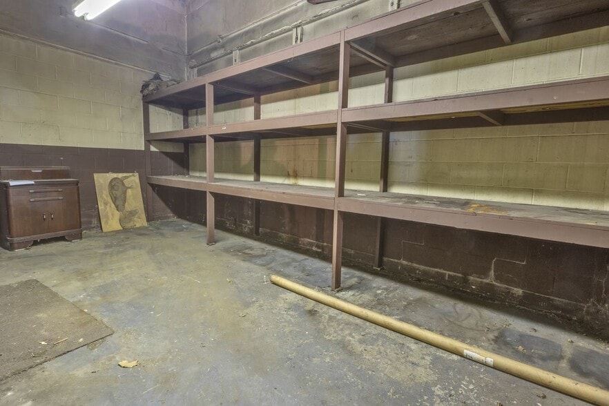 1100 N Main St, Mount Vernon, IN à vendre - Photo intérieure - Image 3 de 10