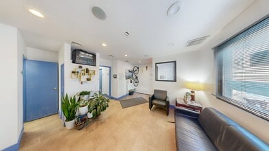 194 Nassau Ave, Brooklyn, NY à louer Photo intérieure- Image 2 de 24