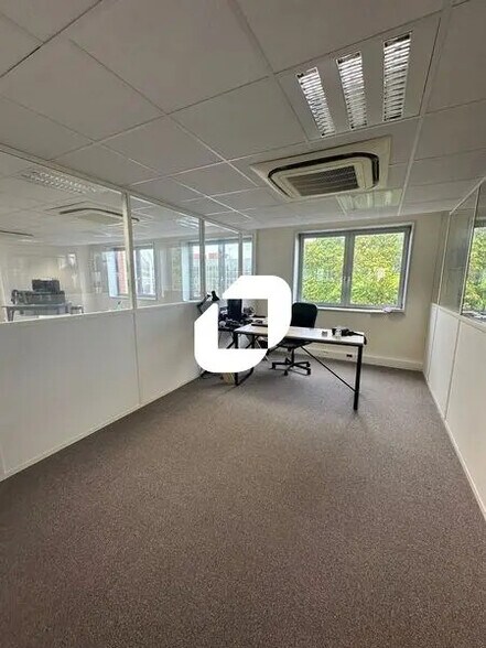 60 Route De Sartrouville, Le Pecq for lease - Interior Photo - Image 1 of 47