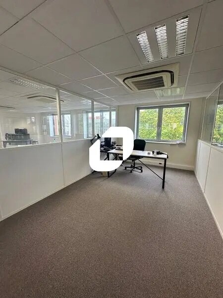 Flex in Le Pecq for lease Interior Photo- Image 1 of 48