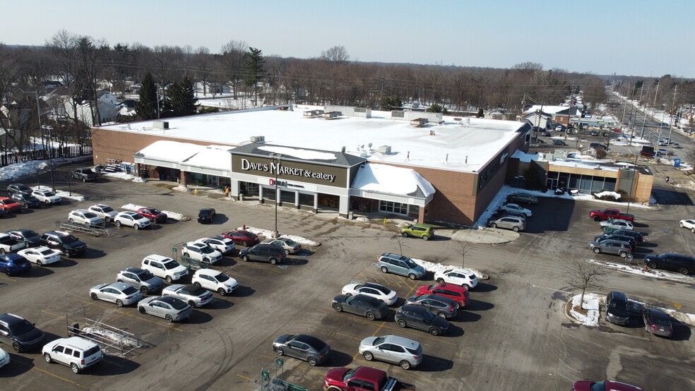 5100-5222 Wilson Mills Rd, Richmond Heights, OH for lease - Building Photo - Image 2 of 4