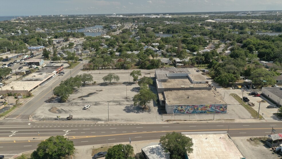1052 Cypress Ave, Melbourne, FL à vendre - Photo du bâtiment - Image 3 de 8