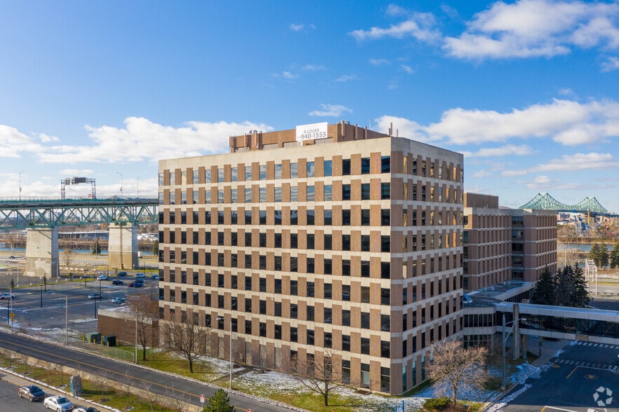1010 Rue de Sérigny, Longueuil, QC à louer - Photo du bâtiment - Image 2 de 16