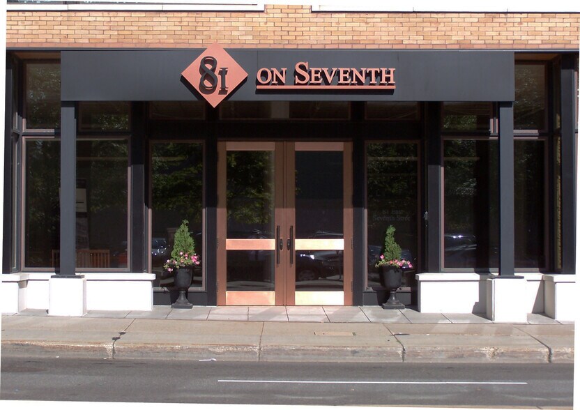 81 7th St E, Saint Paul, MN à louer - Photo du bâtiment - Image 3 de 19