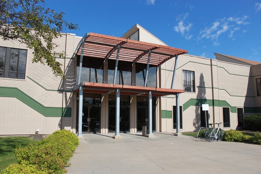 1700 S 1st Ave, Iowa City, IA for sale - Building Photo - Image 2 of 7