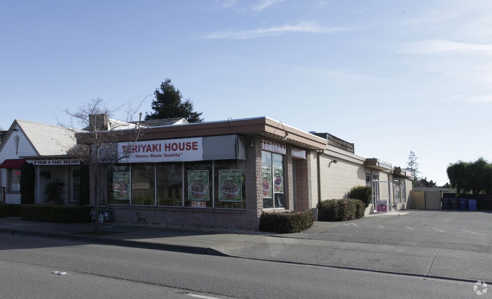 706-710 E Washington St, Petaluma, CA for sale - Primary Photo - Image 1 of 4