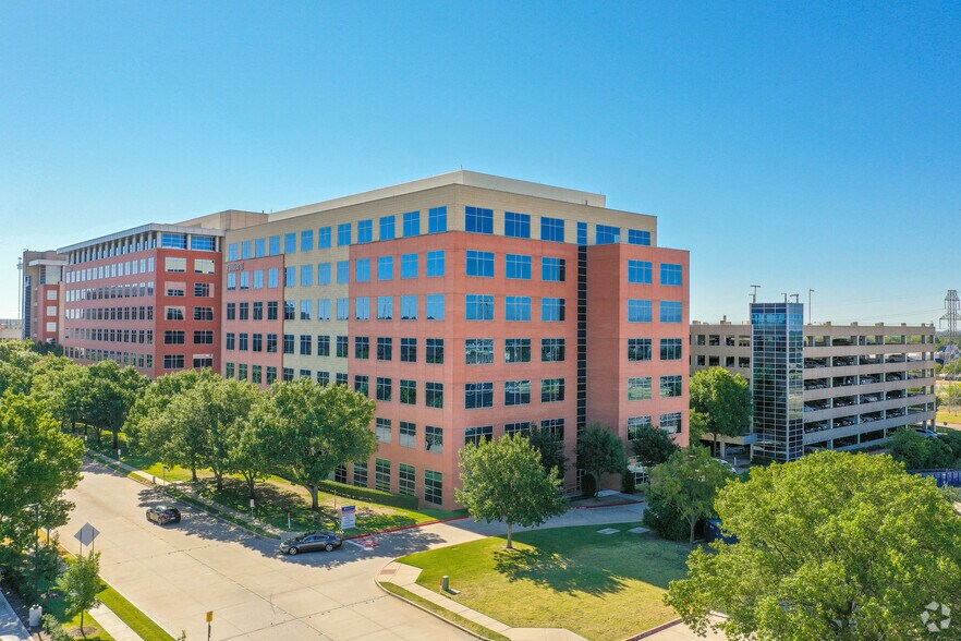 4716 Alliance Blvd, Plano, TX à louer - Photo du bâtiment - Image 3 de 5