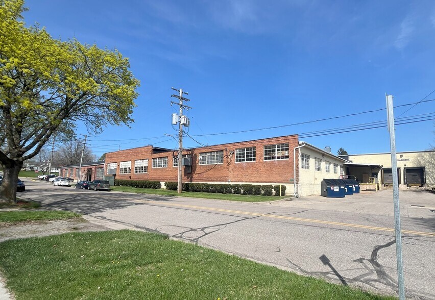 715 E Duncan St, Manchester, MI à vendre - Photo du bâtiment - Image 1 de 9