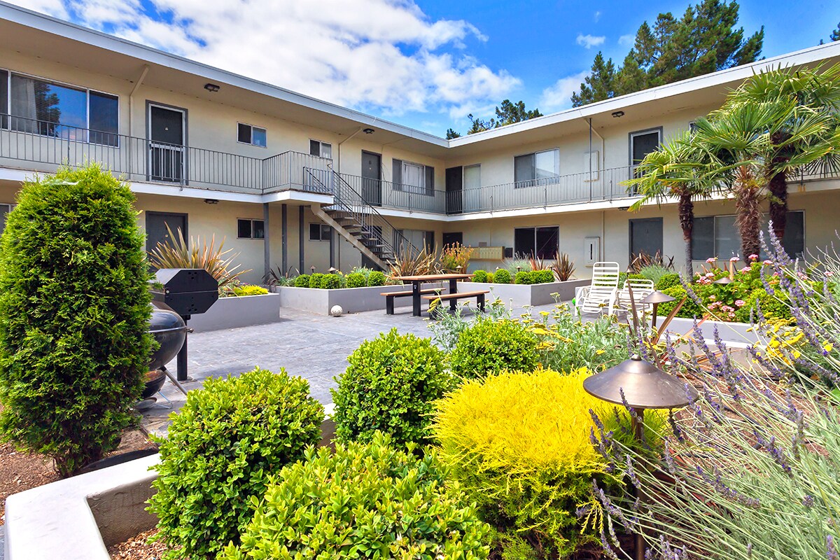 655-663 Moorpark Way, Mountain View, CA à vendre Photo du bâtiment- Image 1 de 1