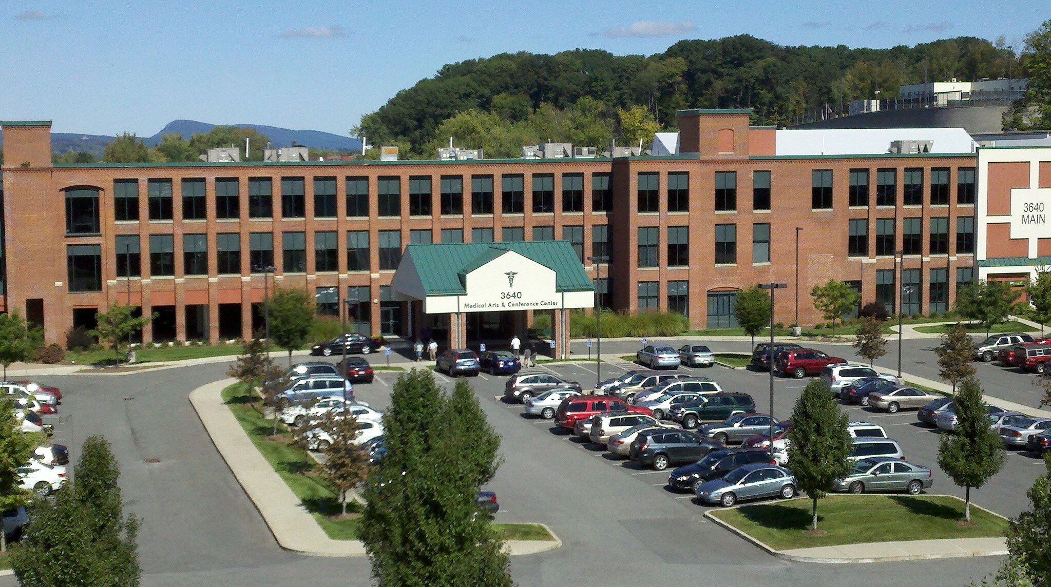 3640 Main St, Springfield, MA à louer Photo du bâtiment- Image 1 de 19