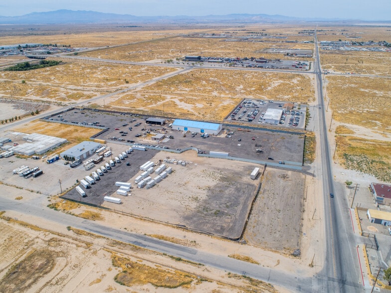 45761 Division St, Lancaster, CA à vendre - Photo du bâtiment - Image 3 de 16