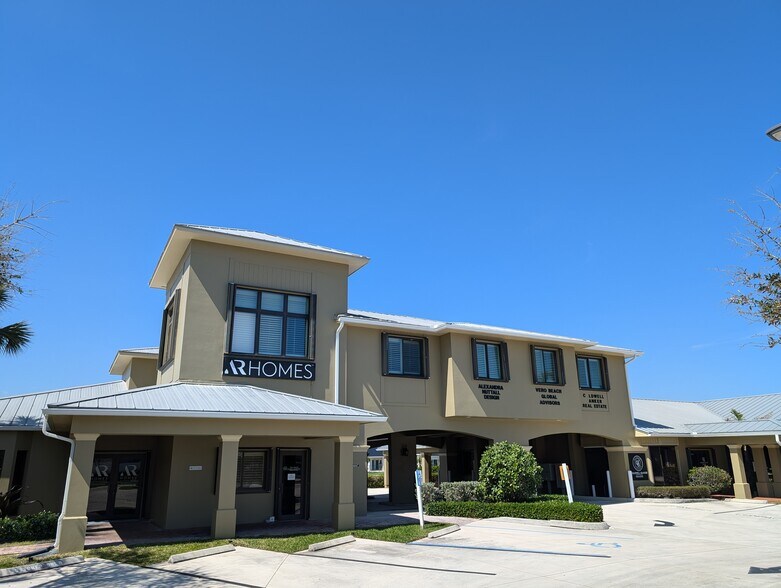 4625 N A1A Hwy, Vero Beach, FL à louer - Photo du bâtiment - Image 2 de 5
