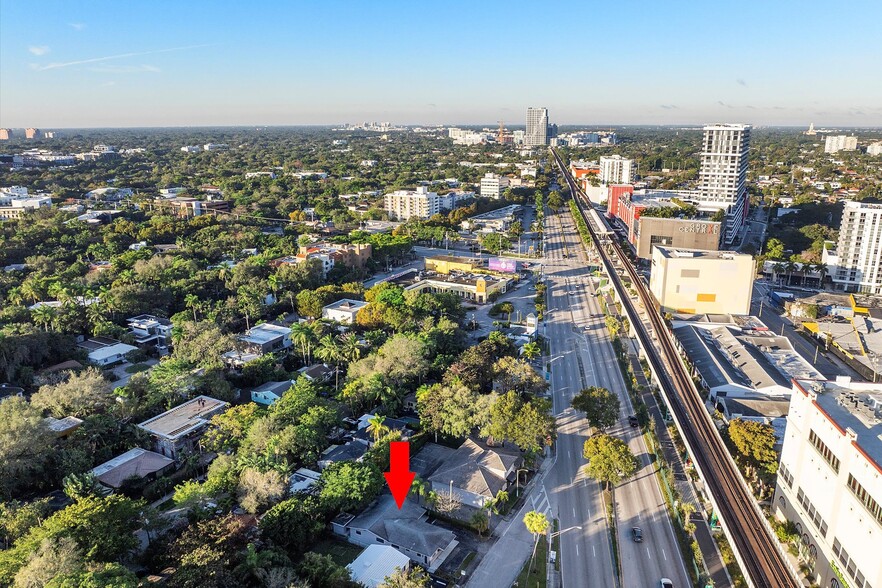 2482 Secoffee Ter, Coconut Grove, FL for lease - Building Photo - Image 1 of 13