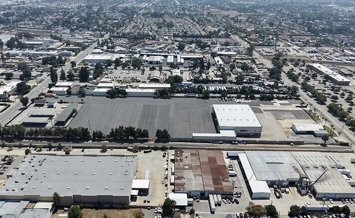 1313-1345 E Phillips Blvd, Pomona, CA à louer - Photo principale - Image 2 de 20