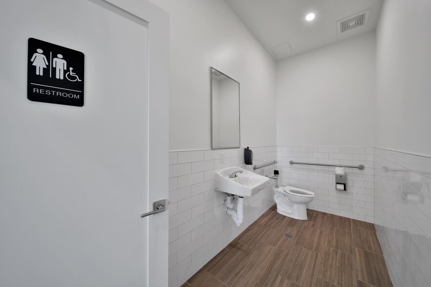 104 Louetta Road & Vintage Preserve Pky, Houston, TX for lease - Interior Photo - Image 3 of 19