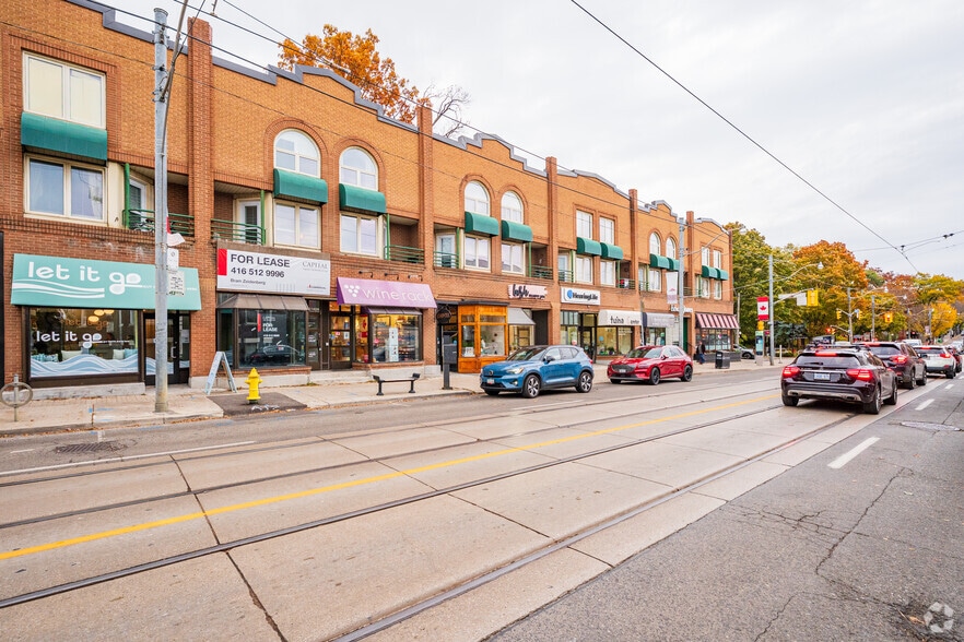 2142A Queen St E, Toronto, ON for lease - Primary Photo - Image 1 of 2