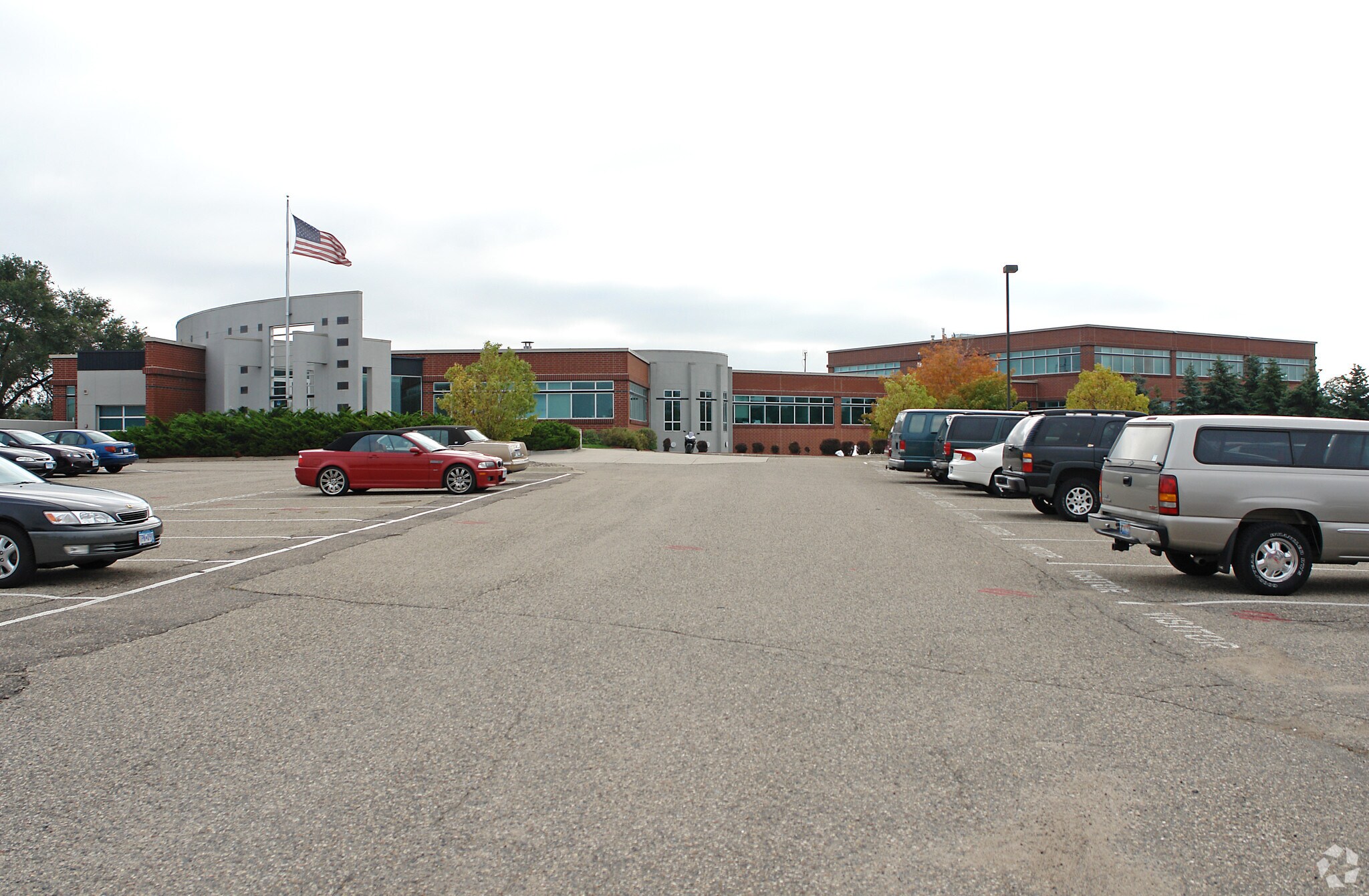 800 Lone Oak Rd, Eagan, MN for lease Building Photo- Image 1 of 8