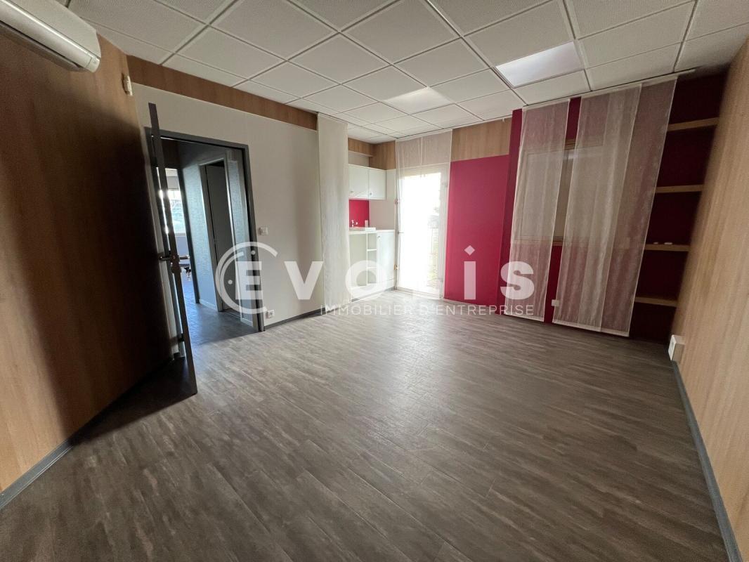Office in Gradignan for lease Interior Photo- Image 1 of 14